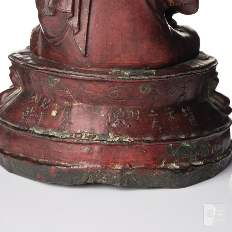 A bronze sculpture of a crowned Buddha, - 图5